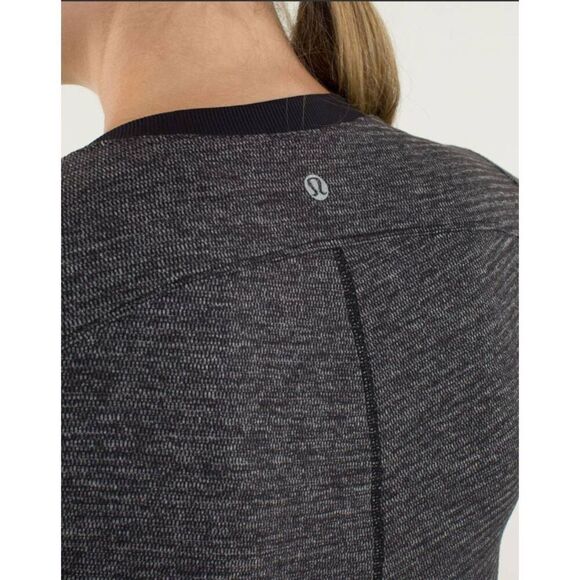 LULULEMON ATHLETICA Base Runner Long Sleeve Size 4 - Picture 6 of 9
